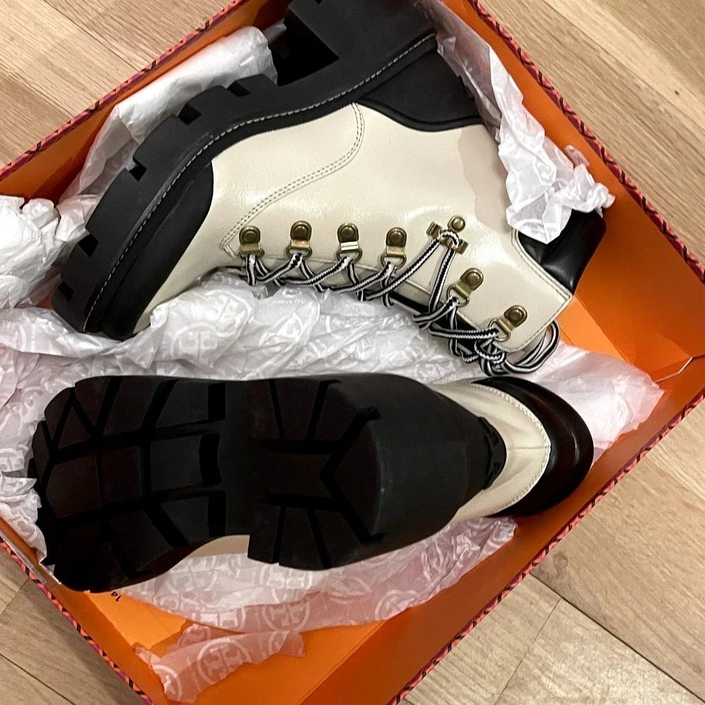 TORY BURCH LUG SOLE HIKER ANKLE BOOT WAXY COW LEATHER / NAPPA SIZE 6 NWB